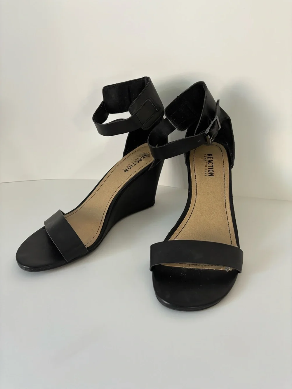 Reaction Kenneth Cole Women’s Black Ankle-Strap Wedge Sandals